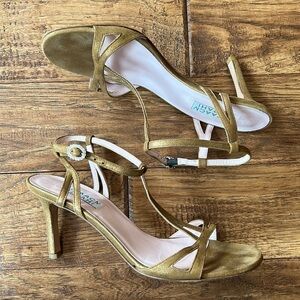 Isaac Mizrahi Gold Metallic Strappy Open Toe Heels Rhinestone Buckle Accent Sz 8